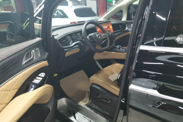腾势D9 2024款 DM-i 980 四驱尊荣型中控内饰19