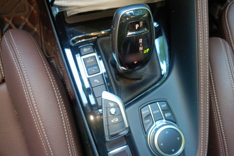 宝马X2 2021款 改款 sDrive25i M运动套装中控内饰7001