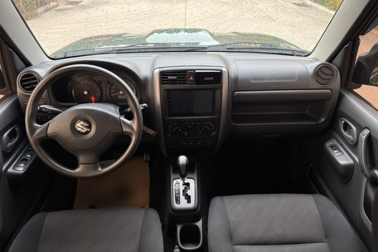 铃木 吉姆尼 2012款 1.3 AT JLX中控内饰7001