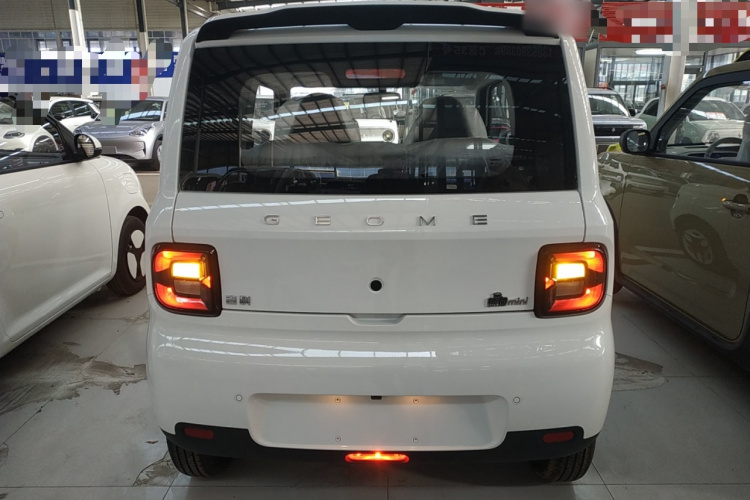 吉利银河 熊猫 2025款 210km 元气熊车身外观6