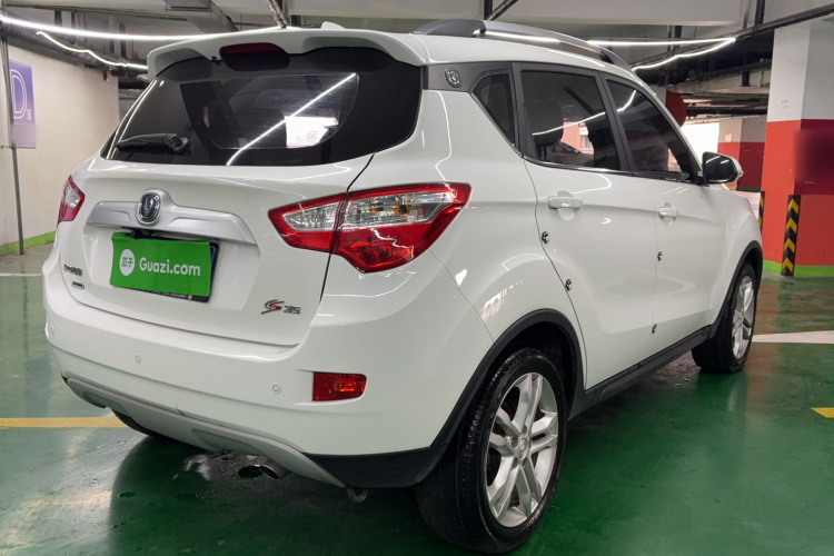 长安CS35 2016款 1.6L 自动豪华型 国V车身外观6009