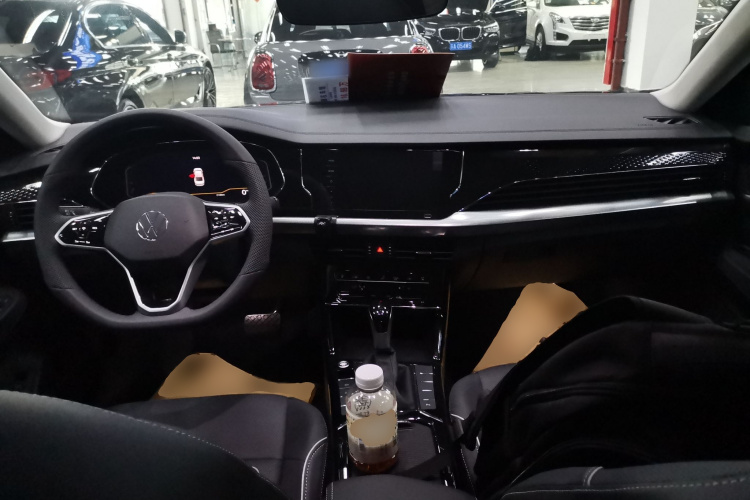 大众 帕萨特 2024款 330TSI 星空精英版中控内饰12