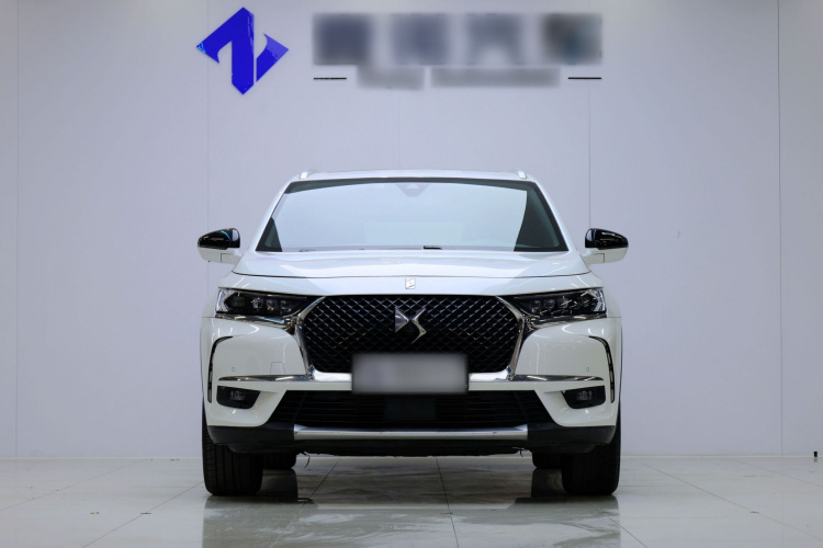 DS 7 2018款 45THP 歌剧院版车身外观6001