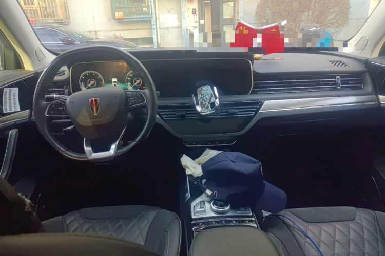 红旗HS5 2019款 2.0T 智联旗享四驱版中控内饰12