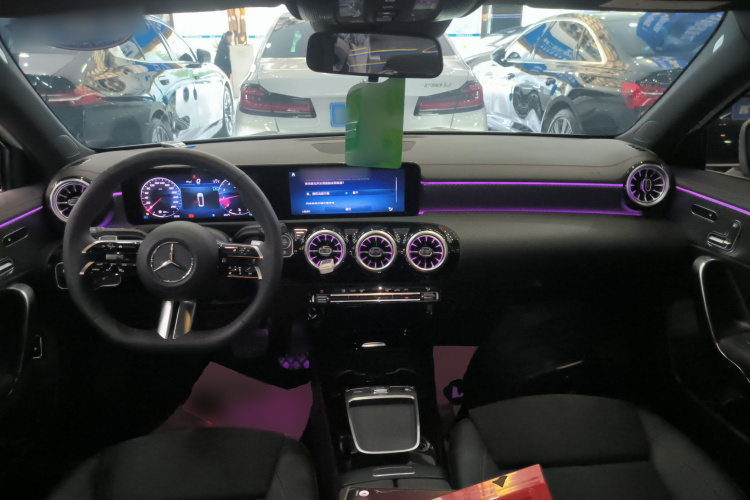 奔驰A级 2025款 A 200 L 时尚型中控内饰12