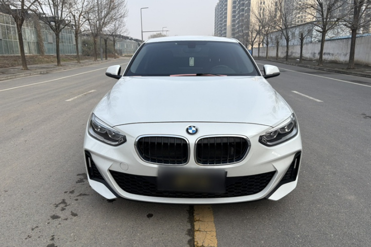 宝马1系 2022款 120i M运动版车身外观6005