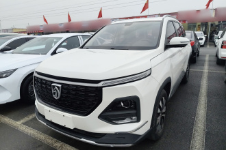 宝骏530 2021款 全球车周年纪念版 1.5T 手动尊贵型 6座