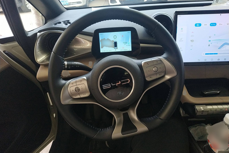 比亚迪 海豚 2023款 420km 时尚版中控内饰13