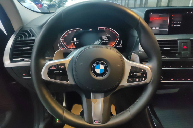 宝马X4 2021款 xDrive 25i M运动套装局部细节13