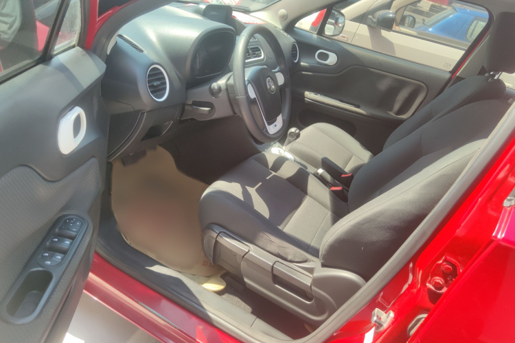 名爵3 2013款 1.5L AMT精英版中控内饰7006