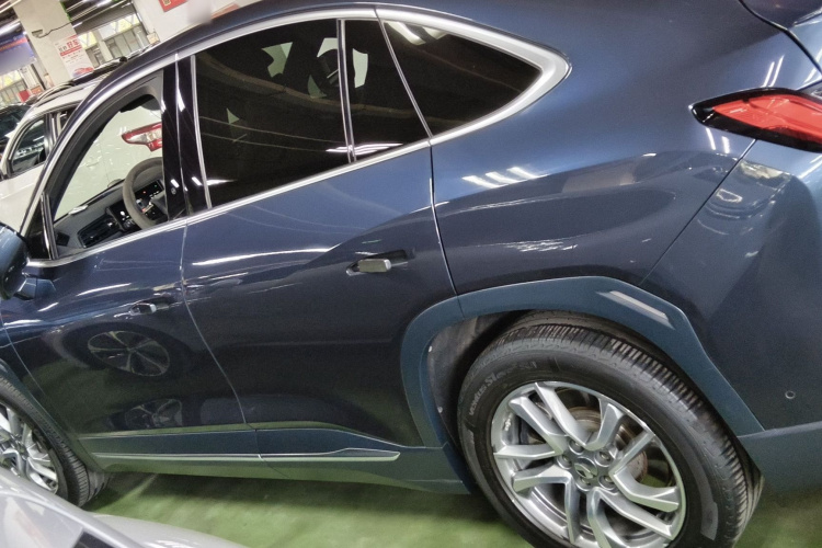 蔚来EC6 2020款 615KM 性能版车身外观4