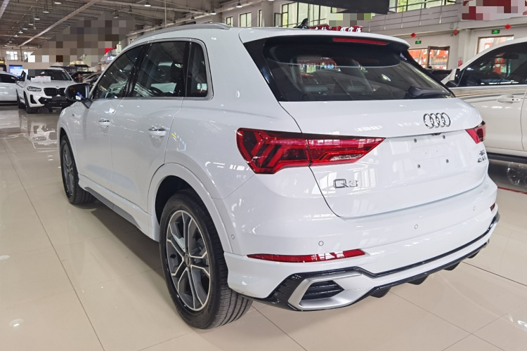 奥迪Q3 2024款 40 TFSI 时尚动感型车身外观7