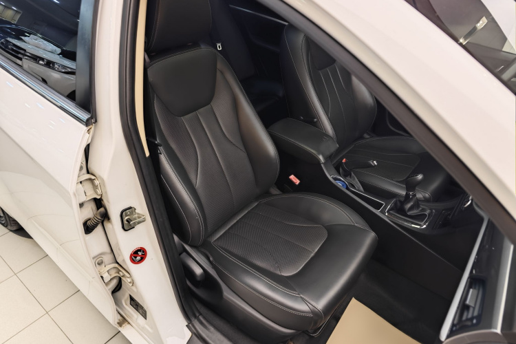 吉利汽车 帝豪 2017款 三厢百万款 1.5L 手动向上版局部细节41