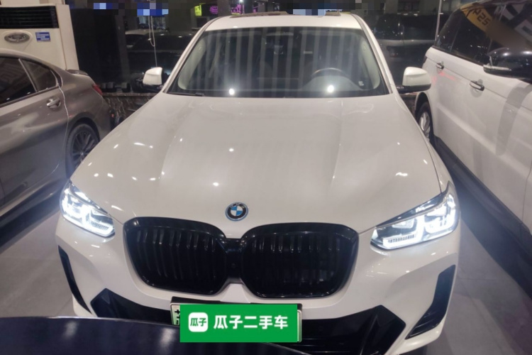 宝马iX3 2022款 领先型车身外观2