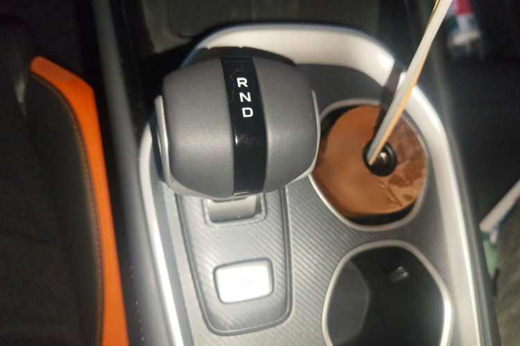 长安UNI-V 2025款 第三代 2.0T 劲速型局部细节18