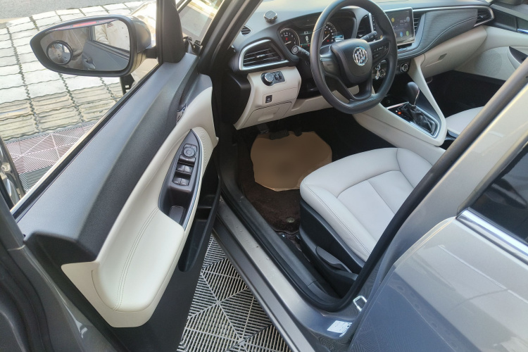 别克GL6 2018款 18T 6座精英型中控内饰20