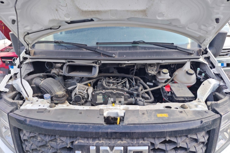 江铃福顺 2022款 2.0T 手动厢式运输车中轴中高顶3座机舱底盘24