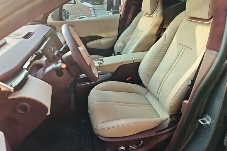 极氪X 2025款 五座后驱版中控内饰19