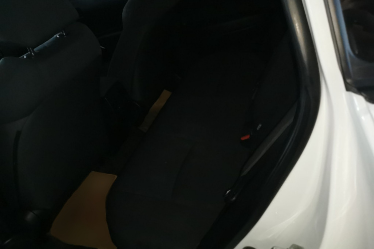 丰田 卡罗拉锐放 2023款 双擎 2.0L 先锋版中控内饰7004