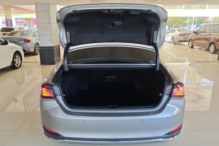 雷克萨斯ES 2025款 300h 臻享版局部细节23