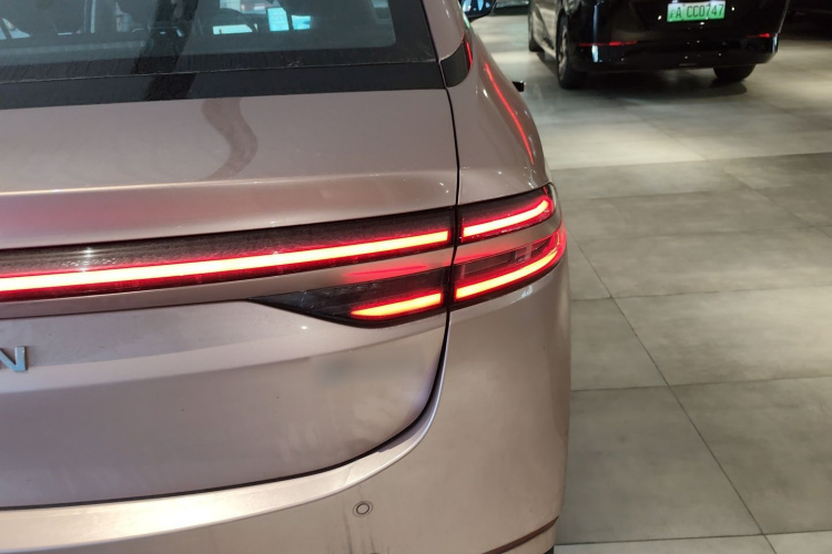 埃安 AION S Plus 2023款 80 科技版 三元锂车身外观9