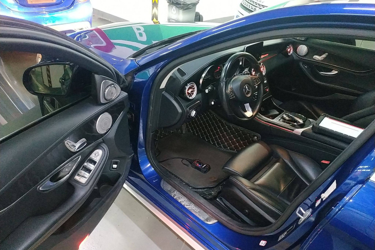 奔驰C级 2018款 C 180 L 时尚型运动版中控内饰7003