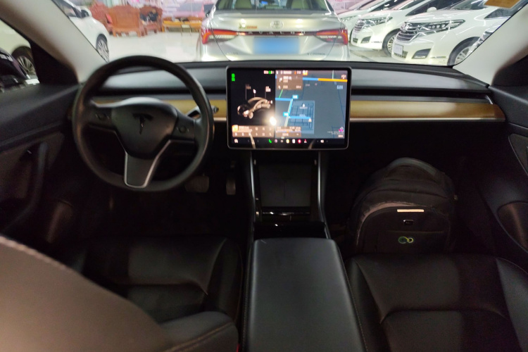 特斯拉 Model 3 2019款 标准续航后驱升级版中控内饰12