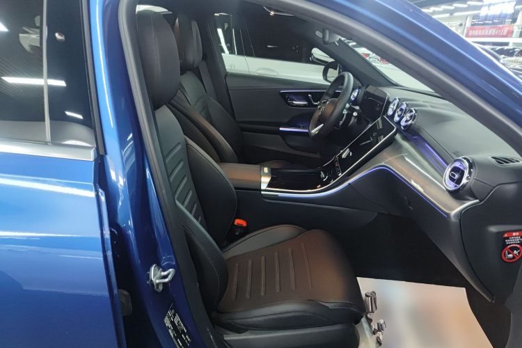 奔驰C级 2022款 C 260 L 运动版局部细节41