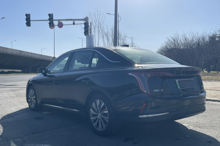 红旗E-QM5 2022款 431km 充电乐享版车身外观6007