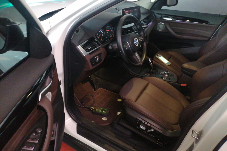 宝马X1 2021款 改款 sDrive25Li 领先型中控内饰20