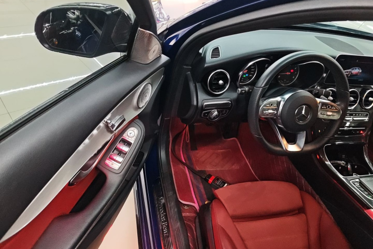 奔驰C级 2019款 C 260 运动版中控内饰20
