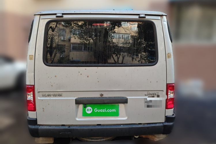 江铃 特顺 2019款 2.8T商运型短轴低顶6座国VI JX493车身外观6