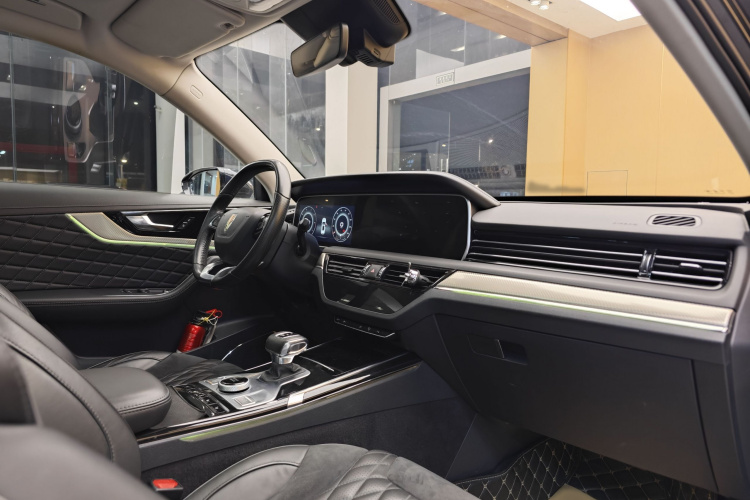 红旗HS5 2019款 2.0T 智联旗享四驱版中控内饰7001