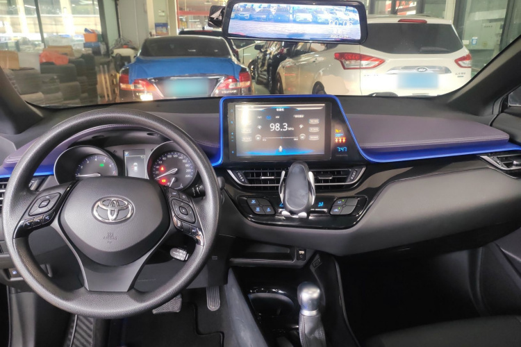 丰田C-HR 2020款 2.0L 领先版中控内饰12