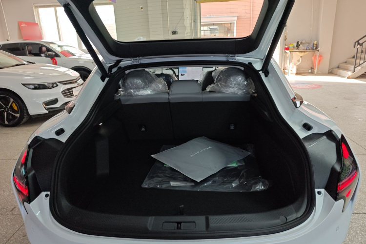 小鹏MONA M03 2025款 620 超长续航 Plus机舱底盘23