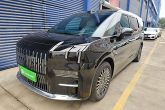 极氪009 2024款 六座行政版四驱 108kWh