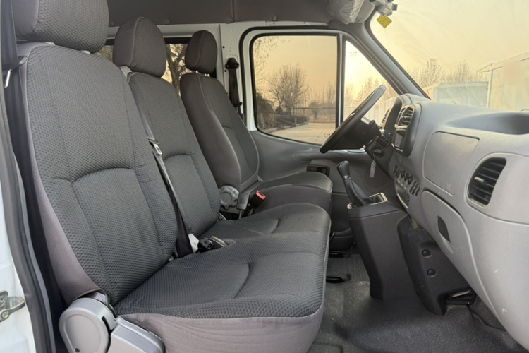 江铃 特顺 2019款 2.8T商运型短轴中顶6座国VI JX493局部细节41