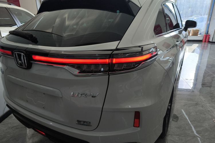 本田UR-V 2020款 240TURBO 两驱致悦版车身外观9