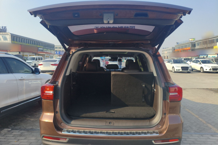 荣威RX8 2018款 30T 智联网四驱至尊版机舱底盘23