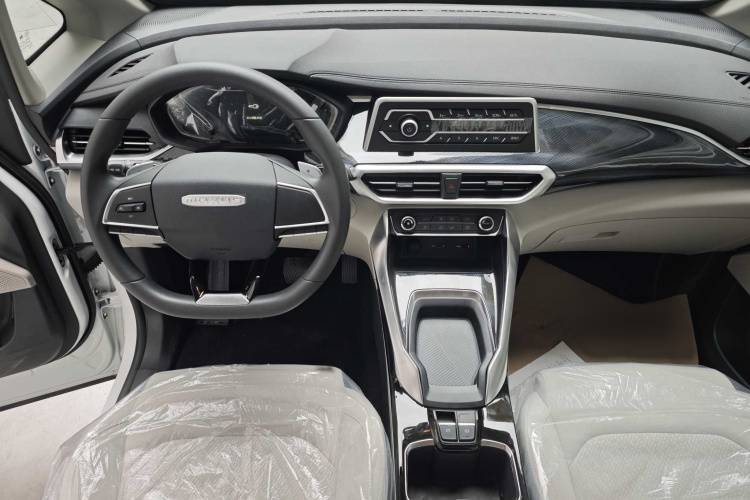 上汽大通MAXUS 大通G50 2024款 1.5T 龙行天下版中控内饰7001