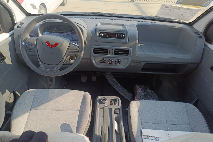 五菱汽车 五菱扬光 2025款 400km 客车版舒适型中控内饰7002