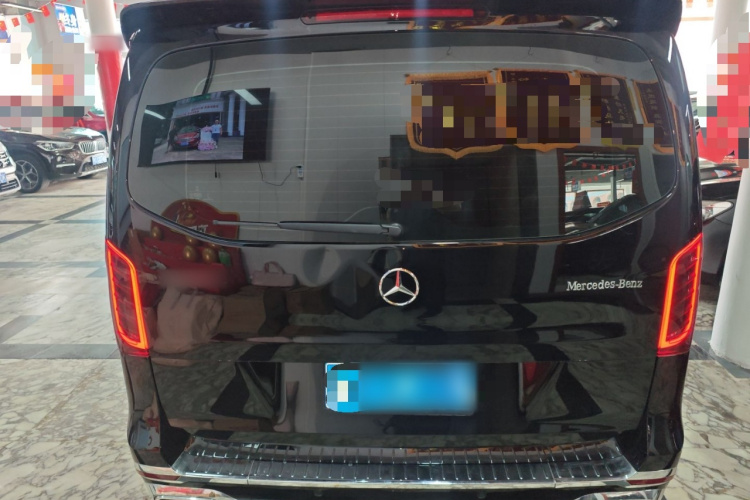 奔驰 威霆 2023款 2.0T 精英版 7座车身外观6004