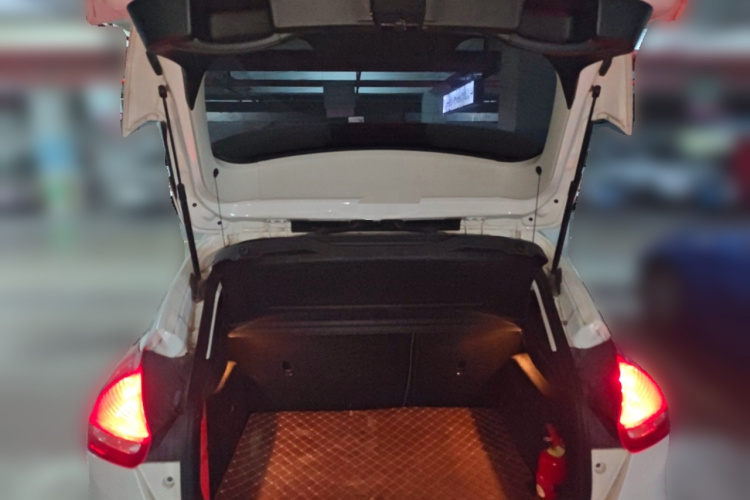 福特 福克斯 2017款 两厢 1.6L 自动舒适型智行版局部细节23