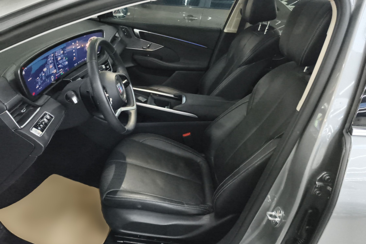 别克 君越 2023款 28T 越尊版中控内饰19