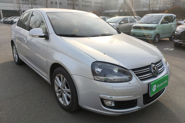 大众 速腾 2011款 1.6L 自动舒适型车身外观3