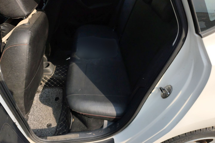 大众 Polo 2014款 1.4L 手动风尚版中控内饰21