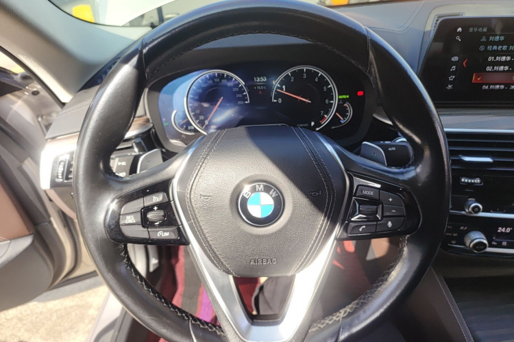 宝马5系 2018款 530Li 尊享型 豪华套装中控内饰13