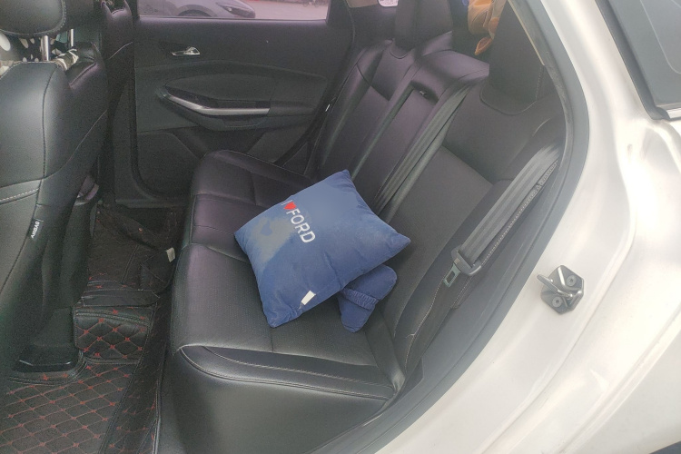 福特 福睿斯 2015款 1.5L 自动时尚型中控内饰21