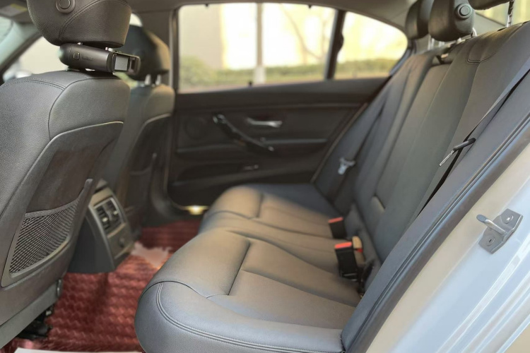 宝马3系 2017款 318Li 时尚型中控内饰7002