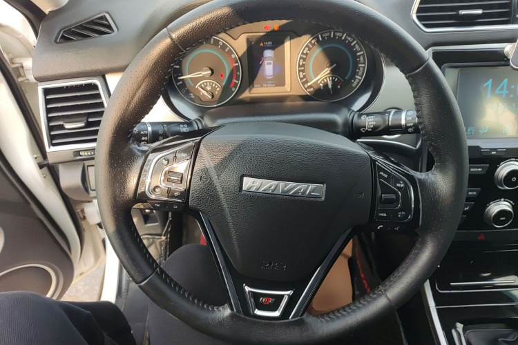 哈弗H2 2017款 红标 1.5T 手动两驱精英型中控内饰13